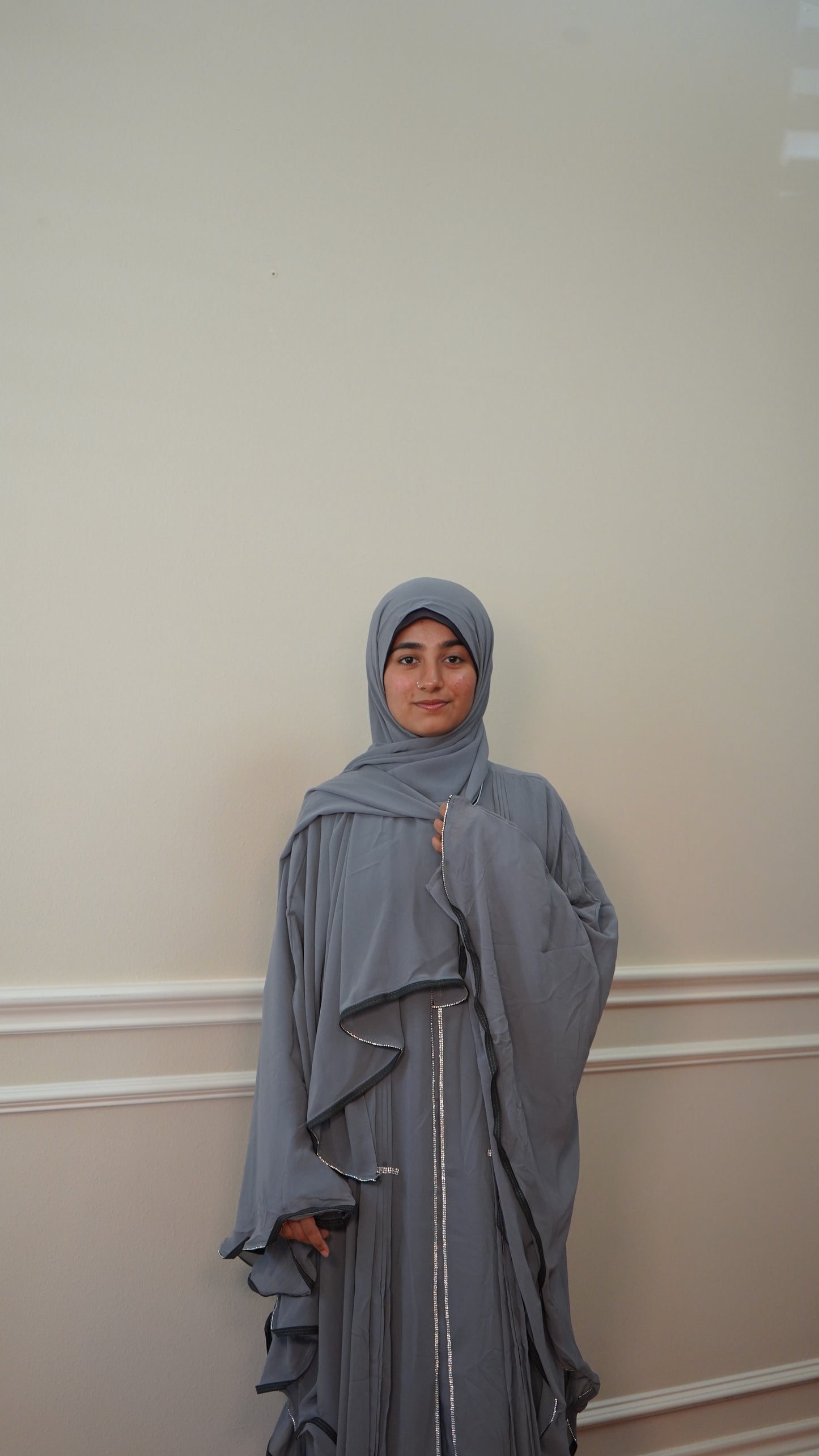 Noor Flow – Batwing Elegance in 4 Classic Shades