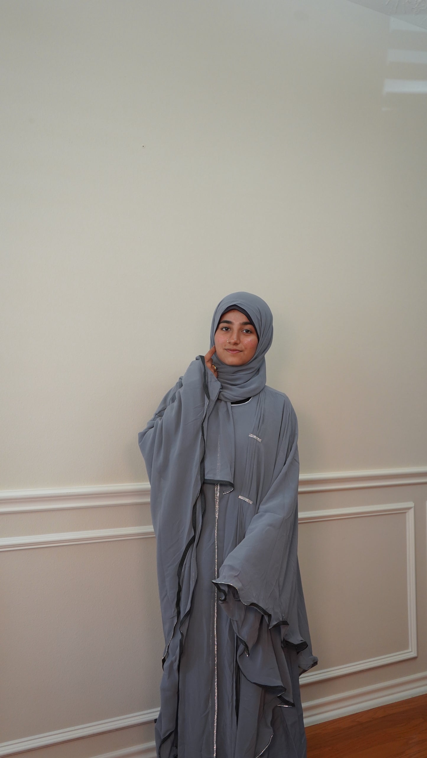 Noor Flow – Batwing Elegance in 4 Classic Shades