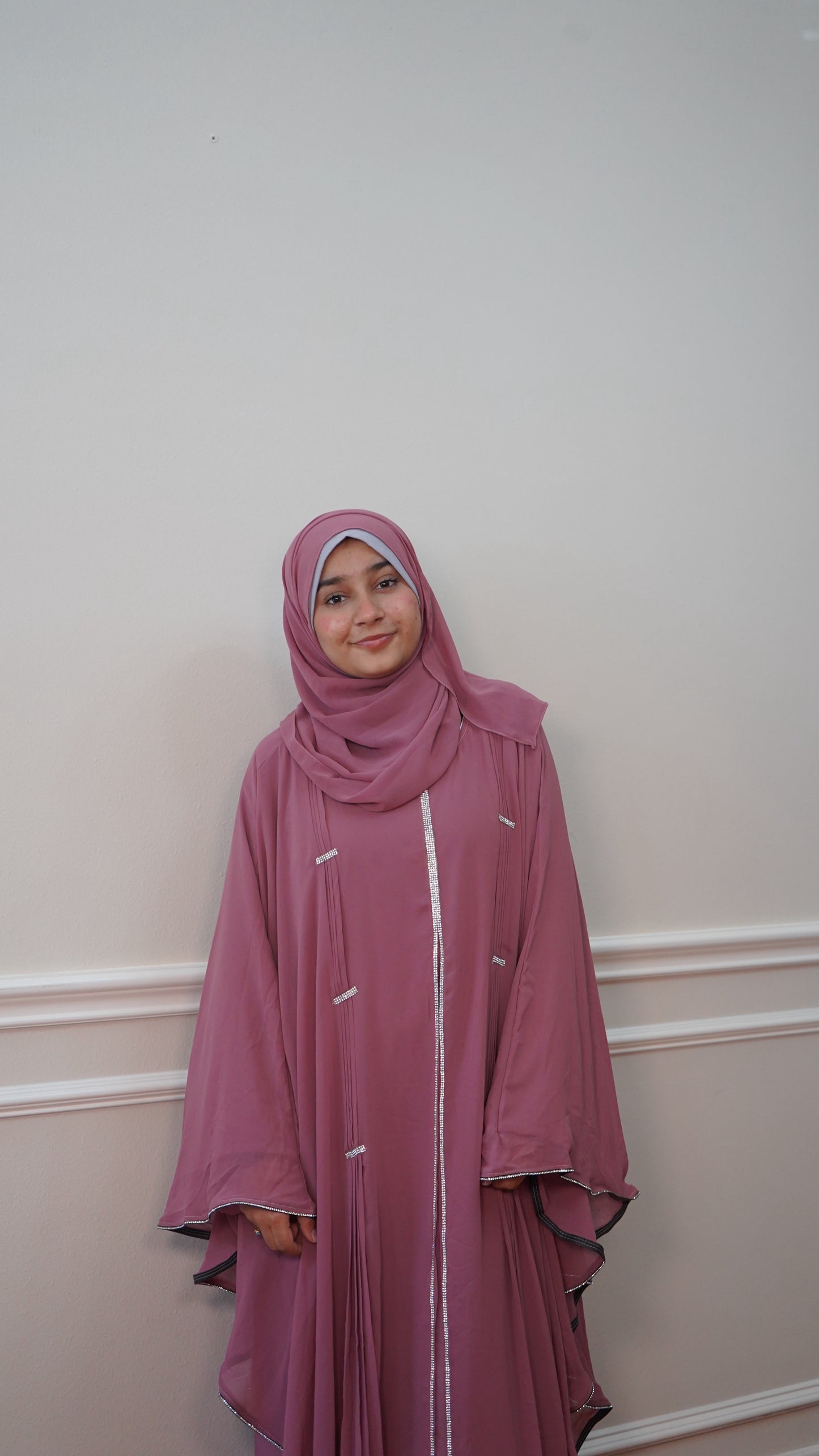 Noor Flow – Batwing Elegance in 4 Classic Shades