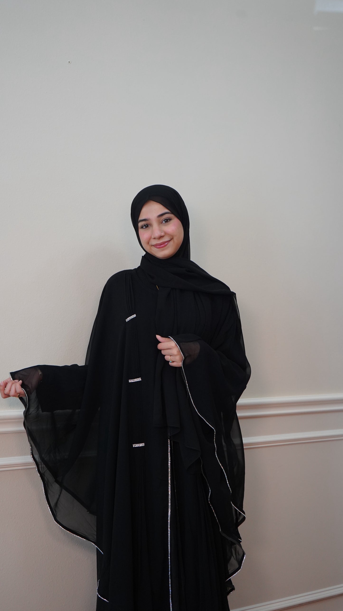 Noor Flow – Batwing Elegance in 4 Classic Shades