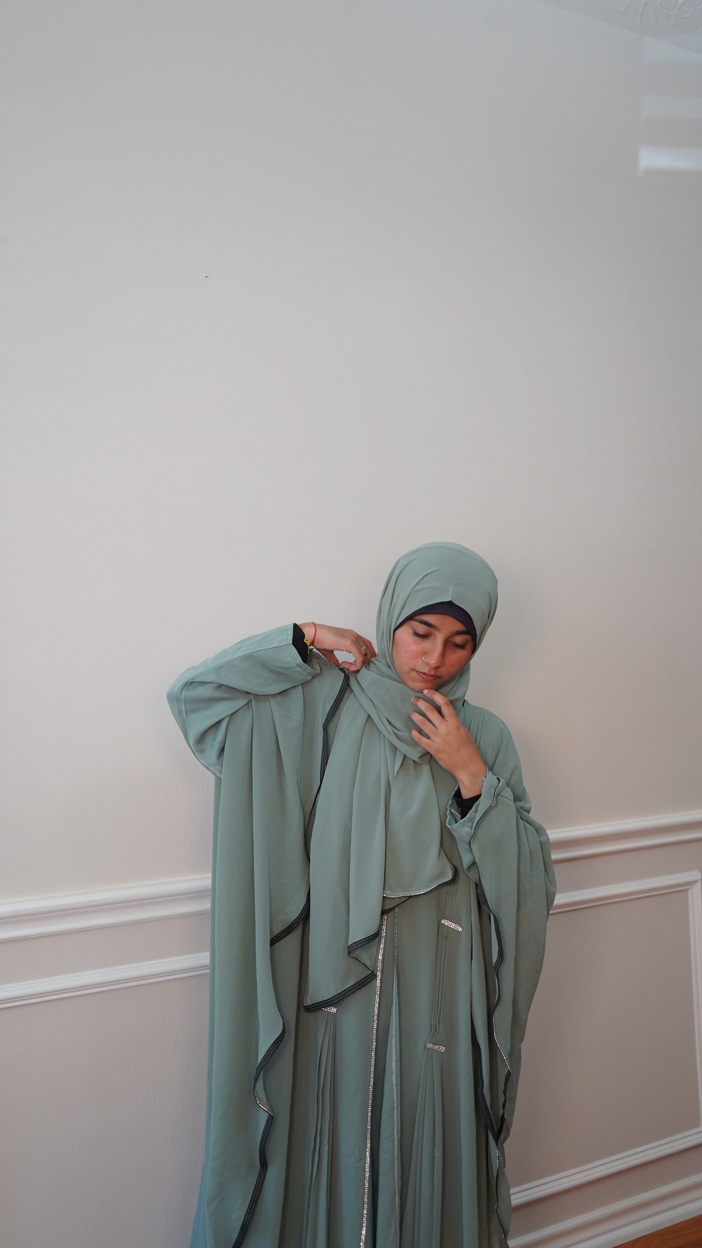 Noor Flow – Batwing Elegance in 4 Classic Shades