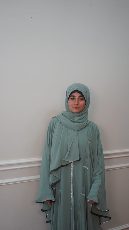 Noor Flow – Batwing Elegance in 4 Classic Shades